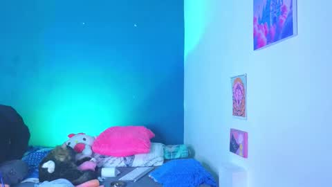      online show from 1, 10, 2025