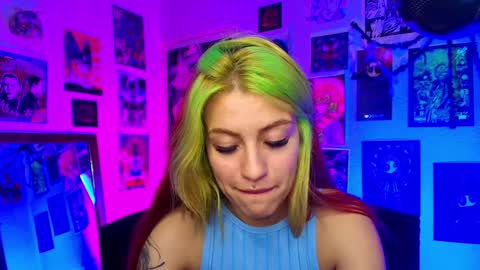 Snapshot of holyeva chatting on 6, 12, 2024   online show from 6, 12, 2024