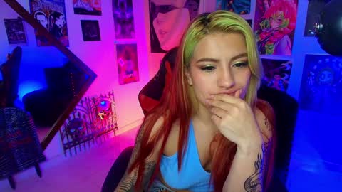 Snapshot of holyeva chatting on 16, 12, 2024   online show from 16, 12, 2024