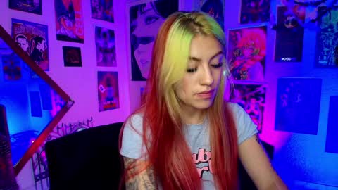 Snapshot of holyeva chatting on 18, 12, 2024   online show from 18, 12, 2024