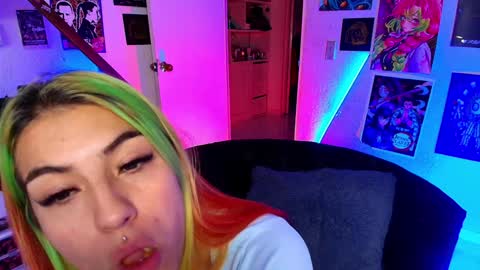 Snapshot of holyeva chatting on 5, 2, 2025   online show from 5, 2, 2025