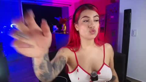 Snapshot of holyeva chatting on 24, 10, 2025   online show from 24, 10, 2025