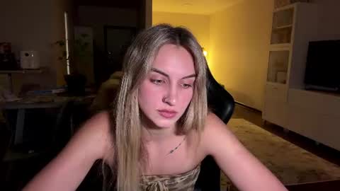 Snapshot of holyfrey chatting on 6, 7, 2026 Amina online show from 6, 7, 2026