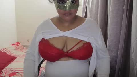 Snapshot of holyfucklove chatting on 26, 9, 2025 Mira and Abraham online show from 26, 9, 2025