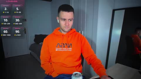 Snapshot of honestandrew chatting on 28, 2, 2025 Andrew online show from 28, 2, 2025