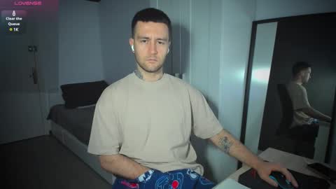 Snapshot of honestandrew chatting on 12, 3, 2025 Andrew online show from 12, 3, 2025