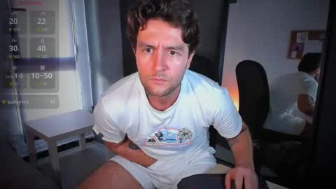 Snapshot of honestandrew chatting on 31, 10, 2025 Andrew online show from 31, 10, 2025