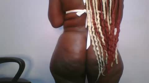 honey_beb online show from 4, 10, 2025