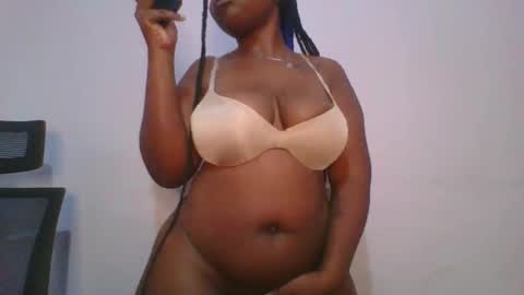 honey_beb online show from 13, 11, 2025