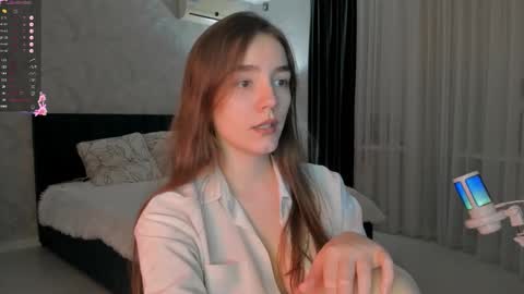 Snapshot of honey_chantal chatting on 12, 9, 2025 Chantal online show from 12, 9, 2025
