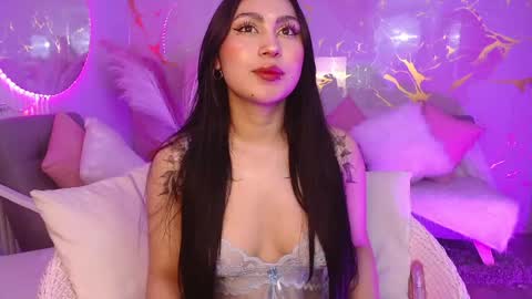 honey_doll_x online show from 23, 4, 2026