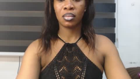 Snapshot of honey_dollxx chatting on 15, 6, 2026 Flora online show from 15, 6, 2026