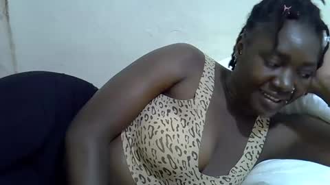 Snapshot of honey_dripe chatting on 14, 4, 2026 flozzy online show from 14, 4, 2026