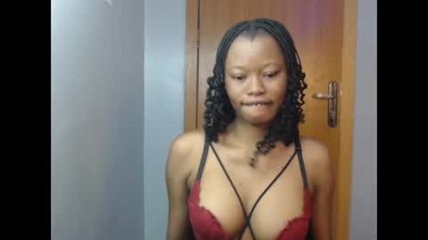 Snapshot of honey_juicydoll chatting on 20, 10, 2025 Sonia online show from 20, 10, 2025
