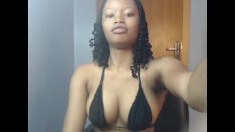 Snapshot of honey_juicydoll chatting on 23, 10, 2025 Sonia online show from 23, 10, 2025