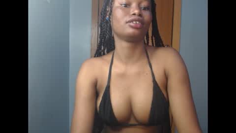 Snapshot of honey_juicydoll chatting on 15, 11, 2025 Sonia online show from 15, 11, 2025