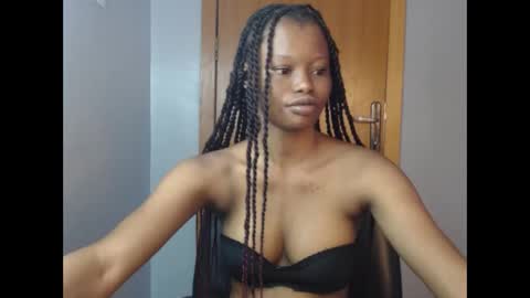 Snapshot of honey_juicydoll chatting on 18, 11, 2025 Sonia online show from 18, 11, 2025