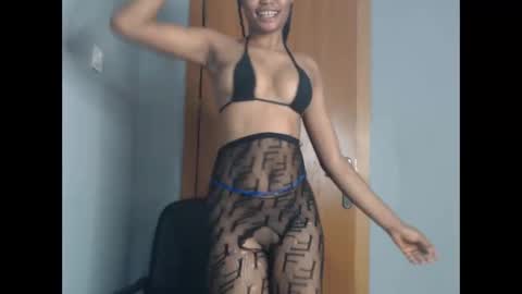 Snapshot of honey_juicydoll chatting on 3, 12, 2025 Sonia online show from 3, 12, 2025