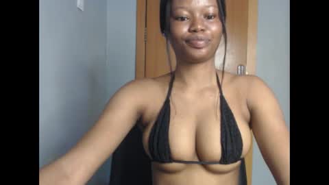 Snapshot of honey_juicydoll chatting on 15, 12, 2025 Sonia online show from 15, 12, 2025