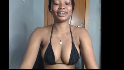 Snapshot of honey_juicydoll chatting on 5, 2, 2026 Sonia online show from 5, 2, 2026