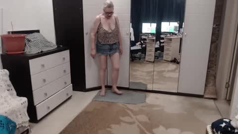 Honey Lady online show from 25, 10, 2025