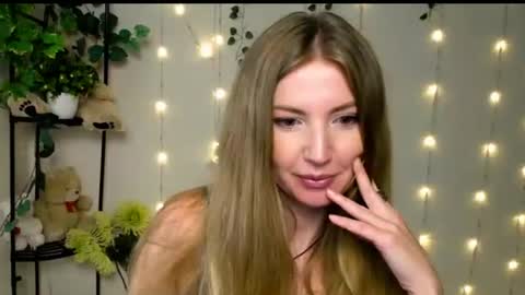 Snapshot of honey_lilly_ chatting on 10, 7, 2026 Lily online show from 10, 7, 2026