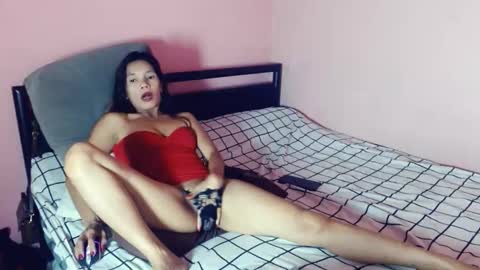 Snapshot of honey_mollyxx chatting on 19, 11, 2025 honey_mollyxx online show from 19, 11, 2025