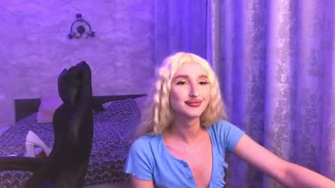 Snapshot of honey_sunset chatting on 15, 9, 2025 honey_sunset online show from 15, 9, 2025