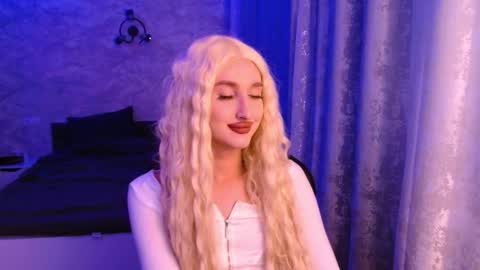 Snapshot of honey_sunset chatting on 2, 10, 2025 honey_sunset online show from 2, 10, 2025
