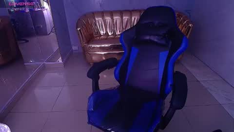 HONEY  online show from 10, 11, 2025