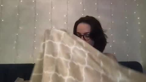 HoneyBeeXx69 online show from 22, 2, 2025