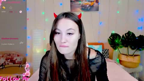 Snapshot of honeybuns_lizzy chatting on 7, 11, 2025 Lizzy online show from 7, 11, 2025