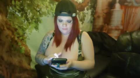Snapshot of honeychambers chatting on 21, 10, 2025 honeychambers online show from 21, 10, 2025