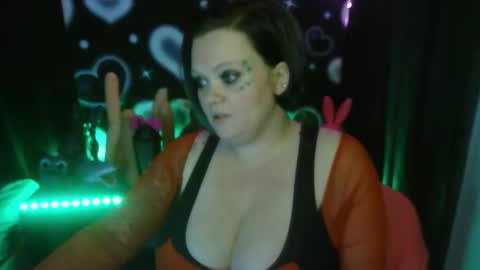 Snapshot of honeychambers chatting on 10, 1, 2026 honeychambers online show from 10, 1, 2026