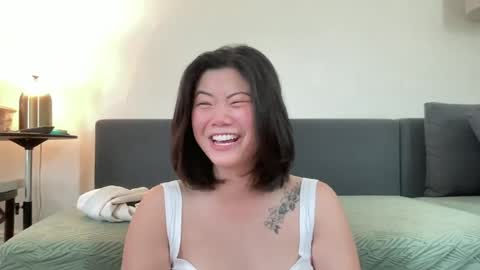 Snapshot of honeysunshineneko chatting on 7, 7, 2026 HoneySunshineNeko online show from 7, 7, 2026