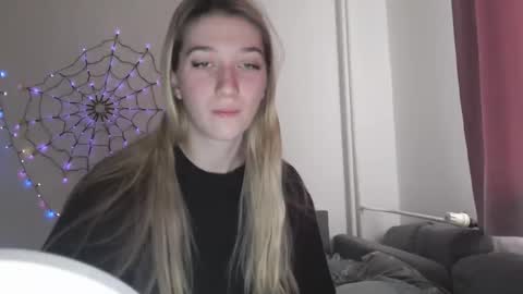 honeyveil online show from 25, 11, 2025