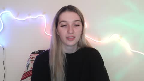 honeyveil online show from 14, 4, 2026