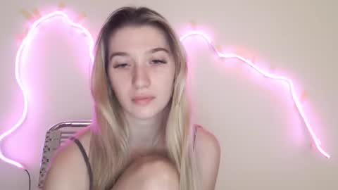 Snapshot of honeyveil chatting on 23, 6, 2026 honeyveil online show from 23, 6, 2026