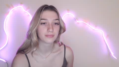 Snapshot of honeyveil chatting on 27, 6, 2026 honeyveil online show from 27, 6, 2026