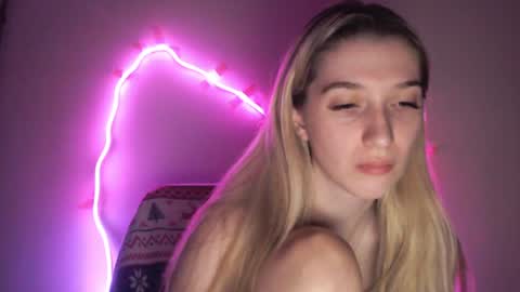 Snapshot of honeyveil chatting on 13, 7, 2026 honeyveil online show from 13, 7, 2026