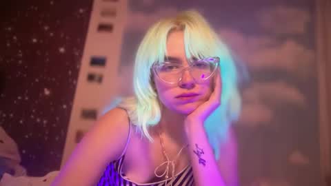 Emi Rose online show from 17, 1, 2026