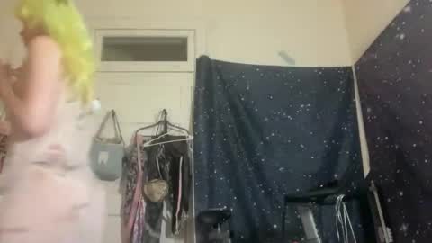 Emi Rose online show from 3, 2, 2026