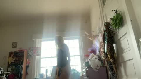 Emi Rose online show from 26, 6, 2026