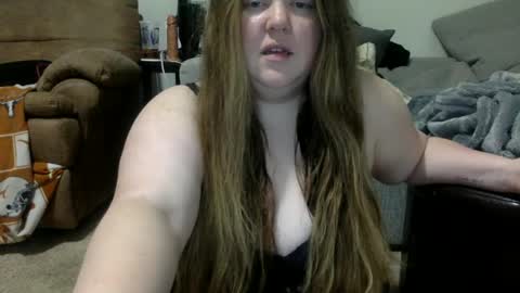 Snapshot of hookedbabe chatting on 5, 1, 2025 HookedBabe online show from 5, 1, 2025