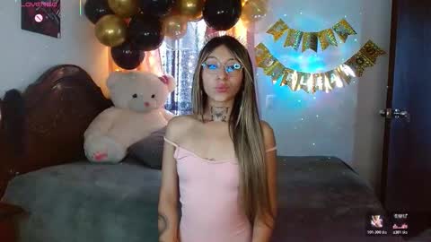 Hoollly Jones online show from 26, 11, 2025