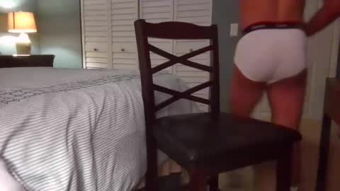 hooshung_mvers8 online show from 7, 12, 2024