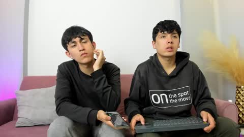 hoot_booys_ online show from 1, 4, 2026