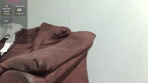 Nakedskinnybigd online show from 12, 4, 2026