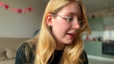 Audrey online show from 21, 10, 2025