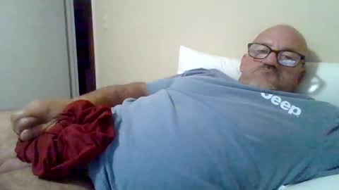 Snapshot of hornlyhen chatting on 8, 9, 2025 hensley online show from 8, 9, 2025